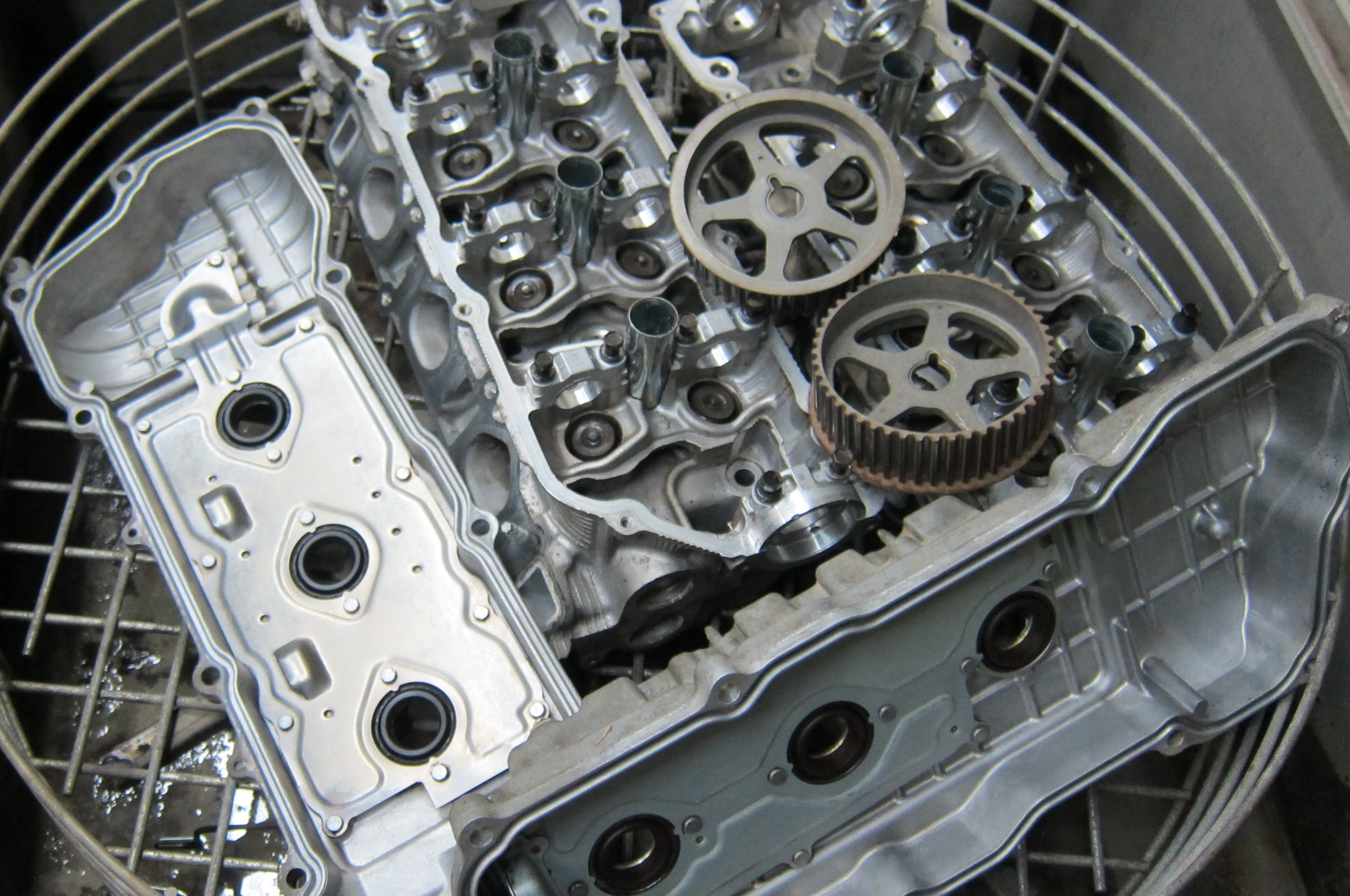 Что входит в капитальный ремонт двигателя: объём работ, запчасти